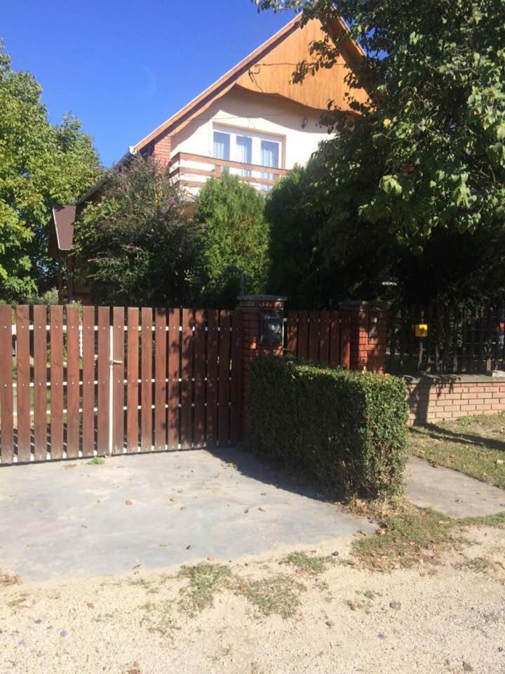 Balatonfůzfő Ady Endre 9.A 아파트 외부 사진